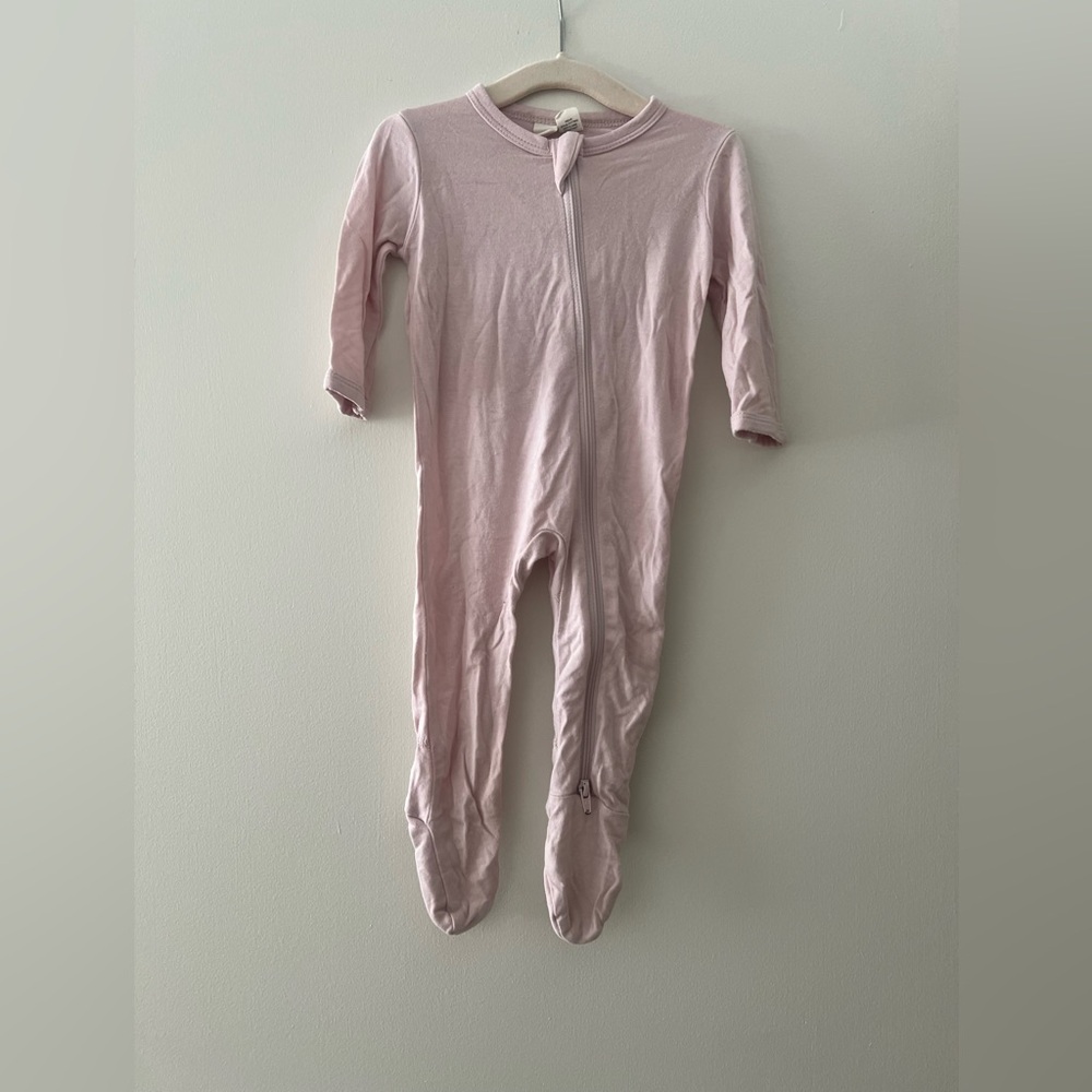 Kyte Baby Zippered Footie- Blush 0-3M